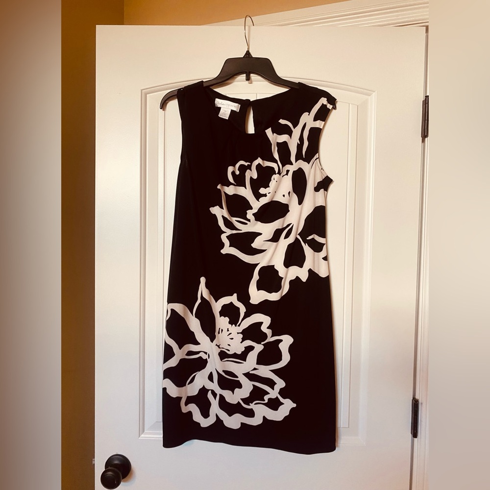 Black and white floral dress, Size 10